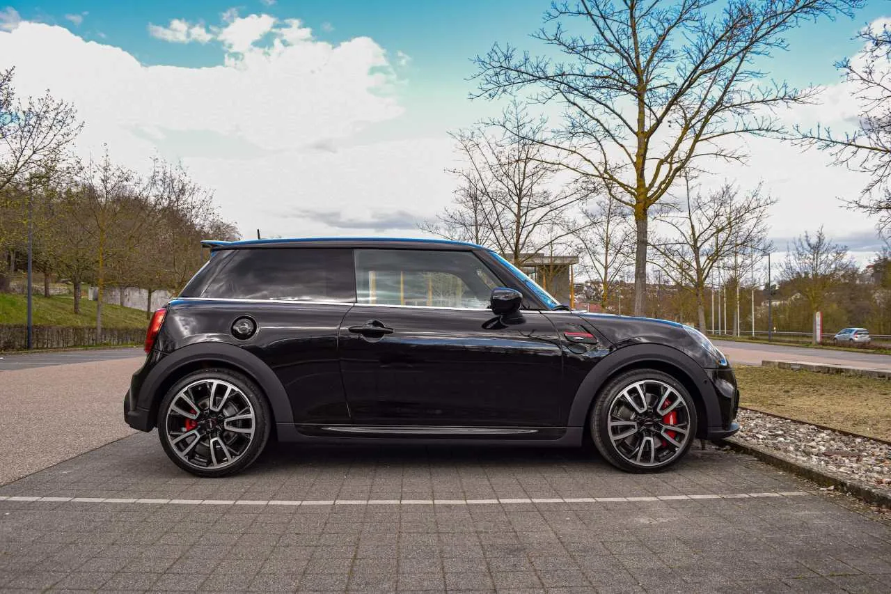 Kako napuniti akumulator | kako održavati akumulator automobila