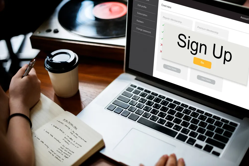 Kako je digitalni svijet prešao iz obećanja u iscrpljujući labirint oglašavanja i pretplata