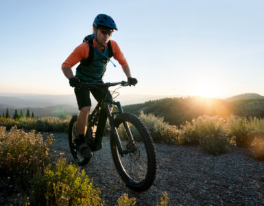 kako-se-opremiti-za-voznju-otvorenom-cestom-biciklom-biciklisticke-ture