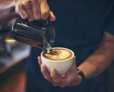 kava-kao-ultimativni-katalizator-zasto-je-salica-espresso-otjelovljenje-modernog-zivota-kako-hr